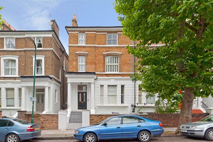 1 Bedroom Flat To Rent In Brondesbury Villas, Queen's Park, London, NW6