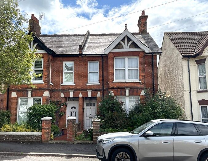 3 Bedroom Semi-Detached House For Sale In Western Avenue, Ashford, TN23