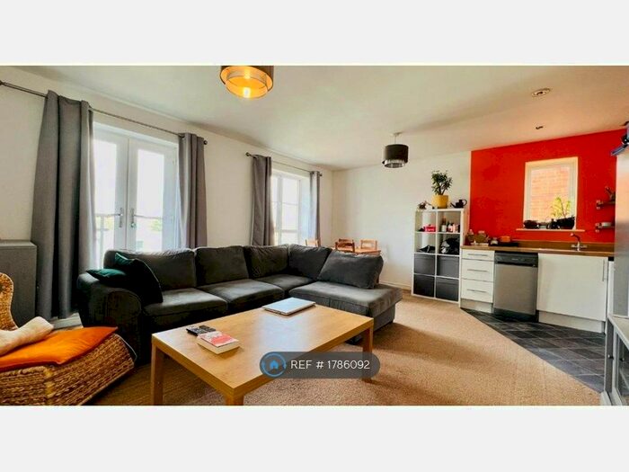 2 Bedroom Flat To Rent In Sir Bernard Paget Avenue, Ashford, TN23