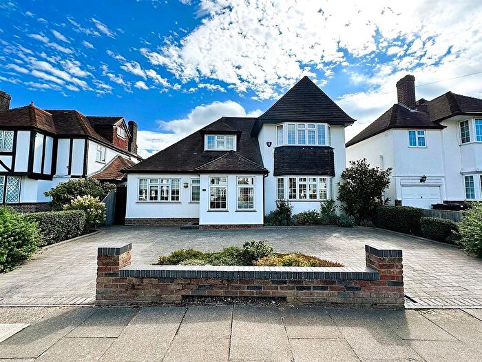 5 Bedroom Detached House For Sale In Sutherland Avenue, Petts Wood, BR5