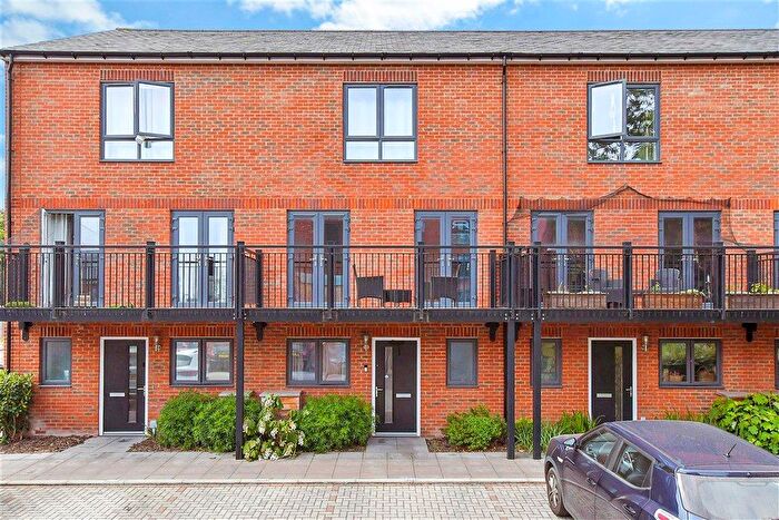 4 Bedroom Terraced House For Sale In Pinewood Way, Chichester, West Sussex, PO19