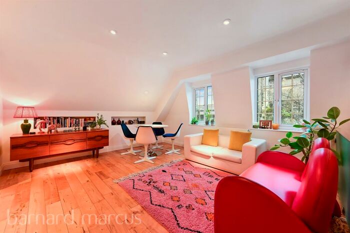 2 Bedroom Apartment To Rent In Elm Road, London, SW14