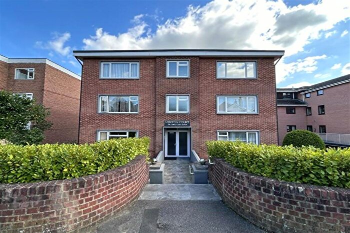 2 Bedroom Flat For Sale In Poole, BH15