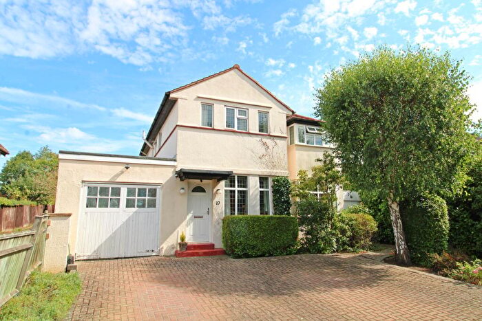 4 Bedroom Detached House For Sale In Oakwood Avenue, Beckenham, BR3