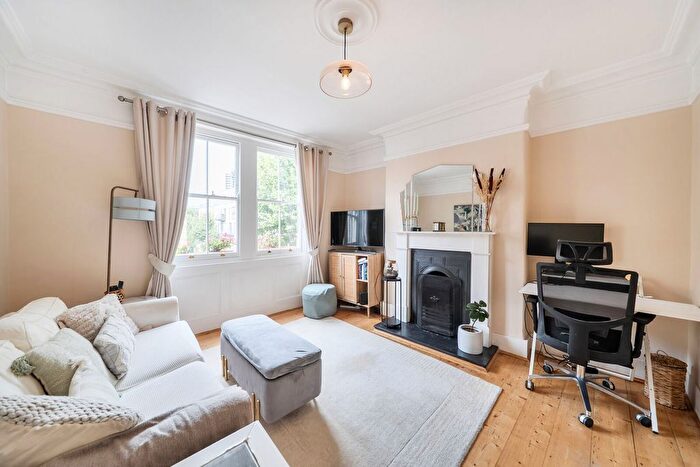 1 Bedroom Flat For Sale In Iliffe Street, Elephant And Castle, London, SE17