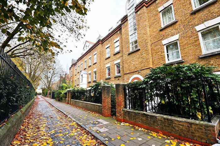 3 Bedroom Flat To Rent In Stepney Green, E1