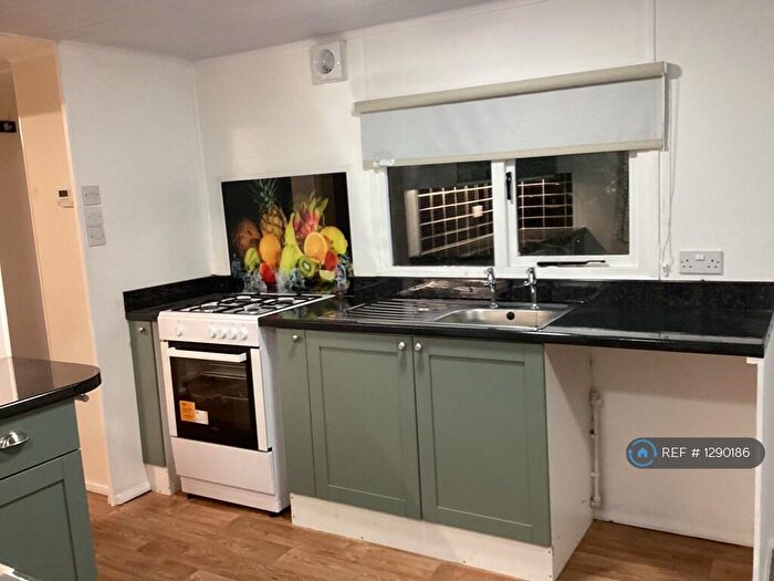 1 Bedroom Mobile Home To Rent In Riverside Park, Knaresborough, HG5