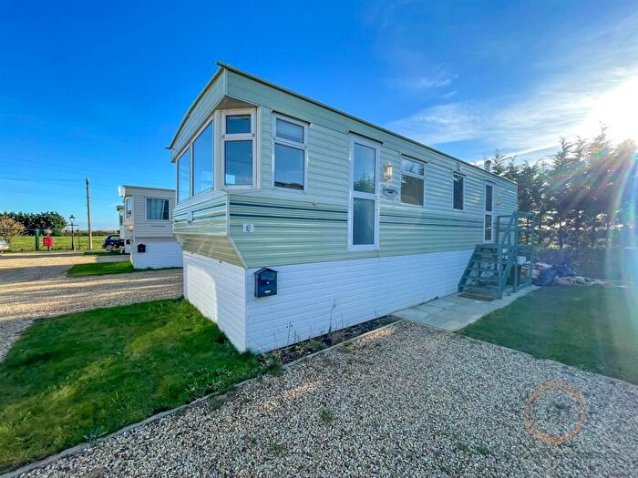 2 Bedroom Detached House To Rent In Clay Lake, Spalding, PE12
