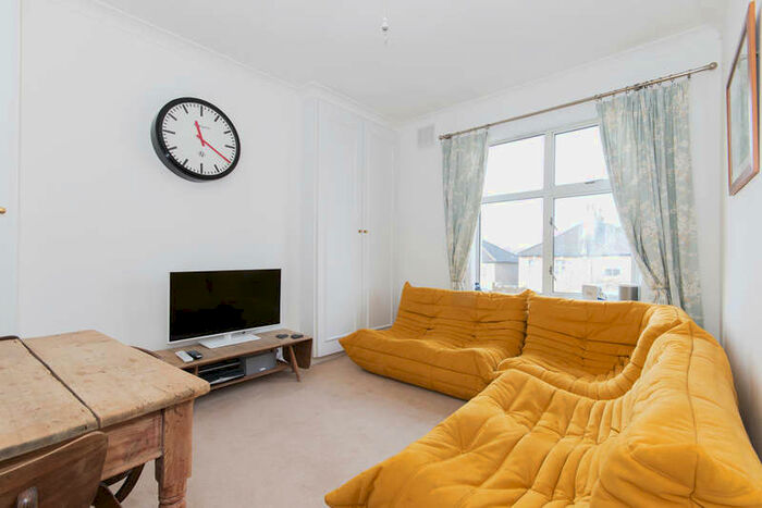 2 Bedroom Flat To Rent In Wimbledon Park Road, Southfields, SW18