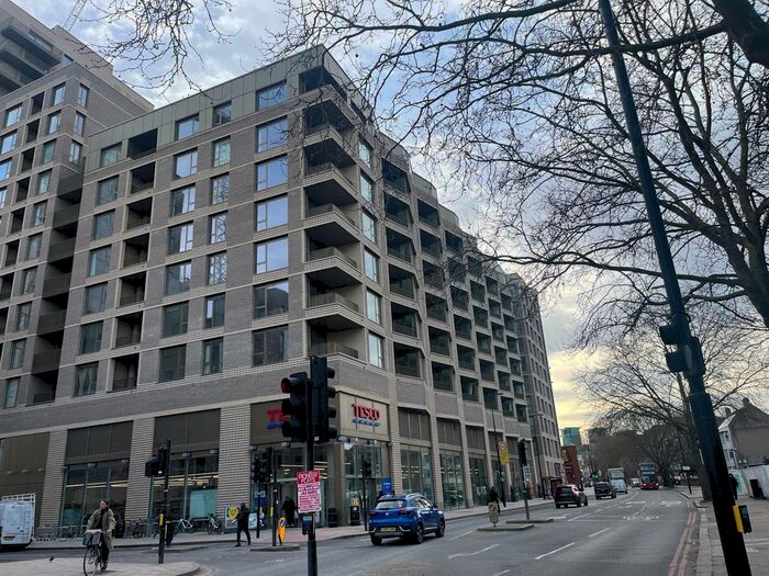 3 Bedroom Flat To Rent In Kennington Lane, SE11