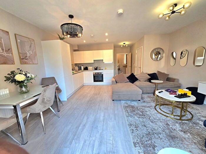 2 Bedroom Flat To Rent In Shearwater Drive, London, NW9