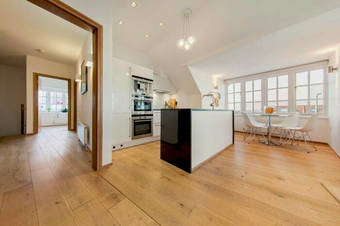 2 Bedroom Flat To Rent In Sheen Road, Richmond, TW9