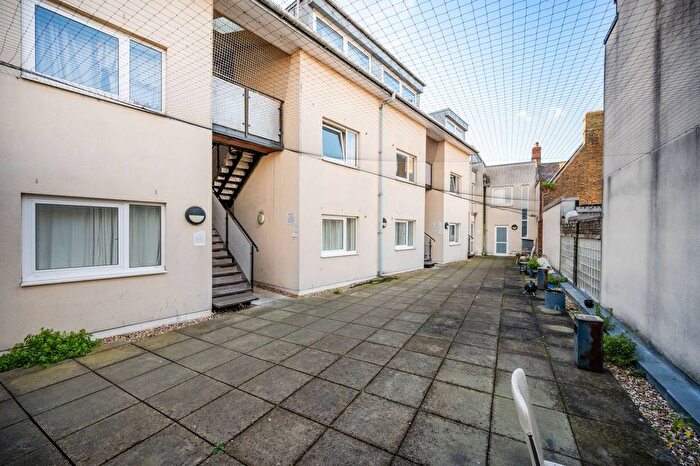 1 Bedroom Flat For Sale In Clarendon House, Kingston, Kingston Upon Thames, KT2