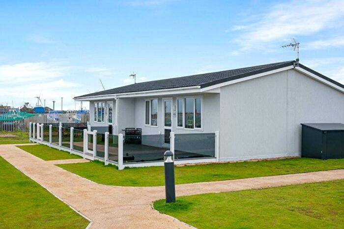 2 Bedroom Lodge For Sale In Wilsthorpe, Bridlington, YO15