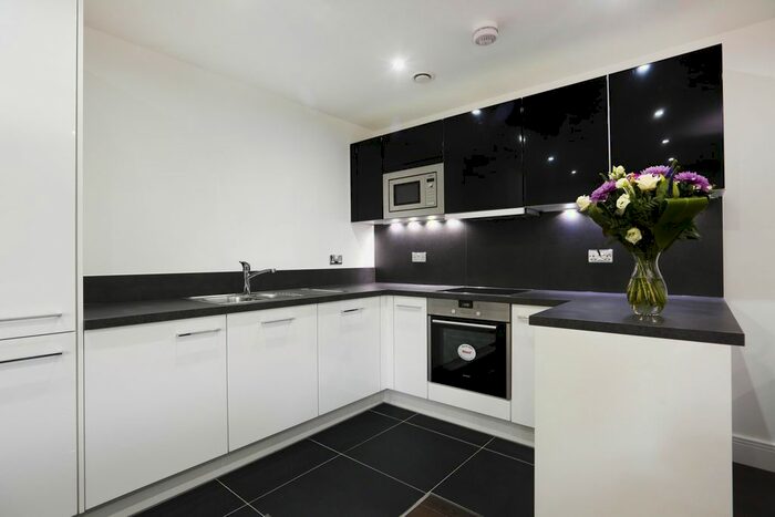 1 Bedroom Flat To Rent In Roehampton Lane, London, SW15