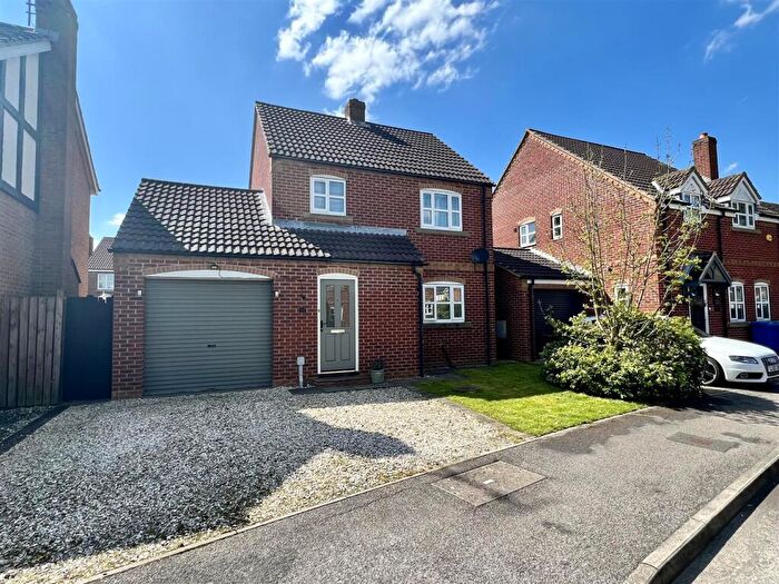 3 Bedroom Detached House For Sale In Hawthorn Way, Gilberdyke, Brough, HU15