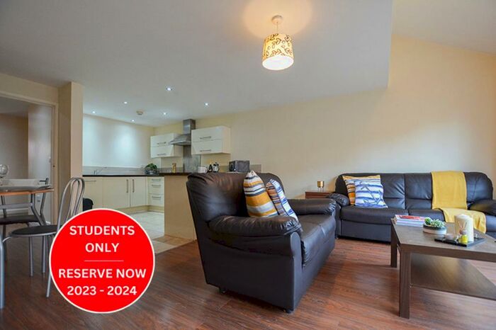 4 Bedroom Terraced House To Rent In Eastleigh Road, Leicester, LE3