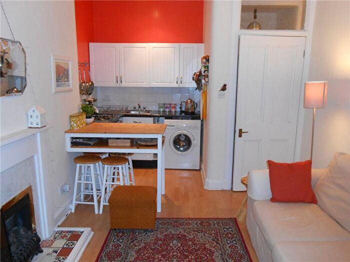 1 Bedroom Flat To Rent In Dalgety Avenue, Meadowbank, Edinburgh, EH7