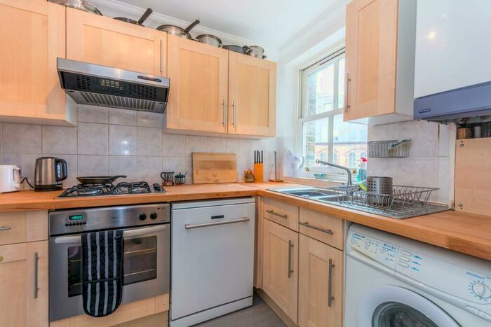 2 Bedroom Flat To Rent In Canterbury Road, Kilburn, London, NW6