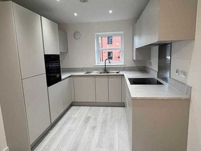 3 Bedroom House To Rent In Herald Road, Edenthorpe, DN3