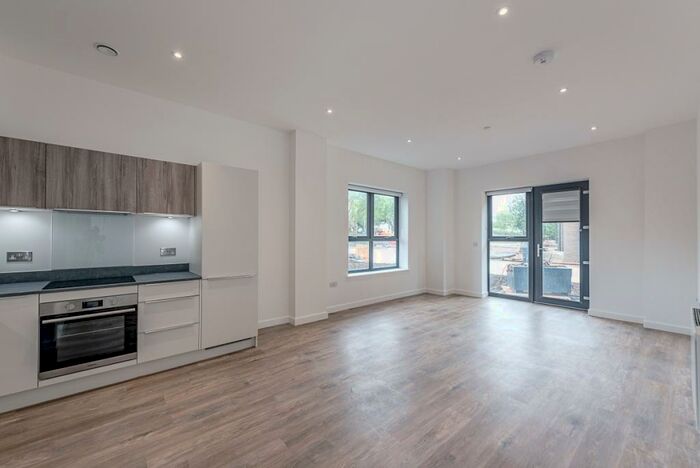 1 Bedroom Apartment To Rent In North Star House Swindon, SN2