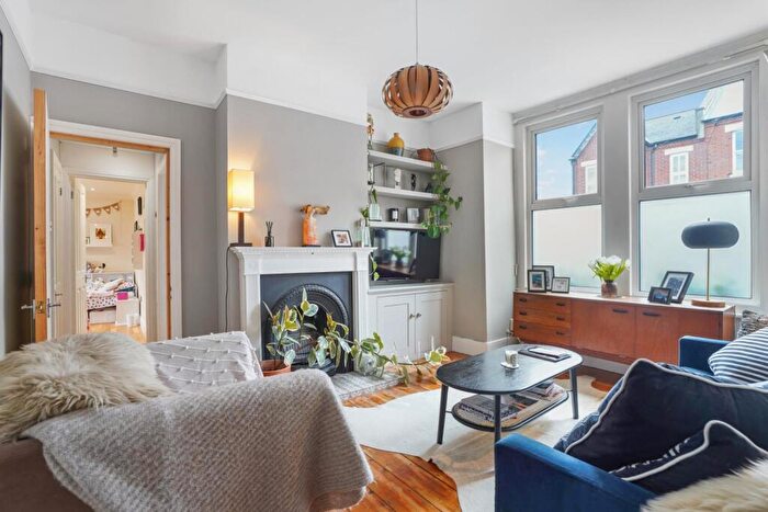 3 Bedroom Flat For Sale In Shipman Road, Forest Hill, London, SE23