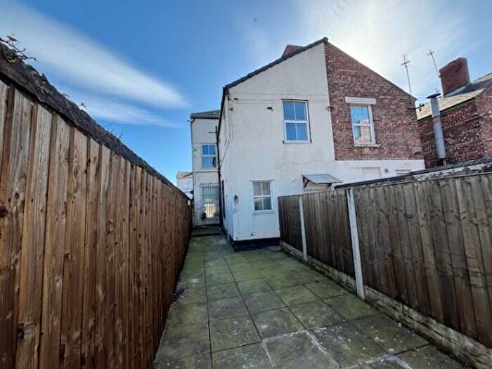 2 Bedroom Maisonette For Sale In A Upton Road, Claughton, CH41