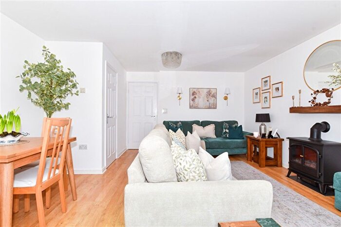 3 Bedroom End Of Terrace House For Sale In Queen Elizabeth Square, Maidstone, Kent, ME15