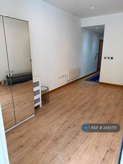 Studio To Rent In Eustace Building, London, SW11