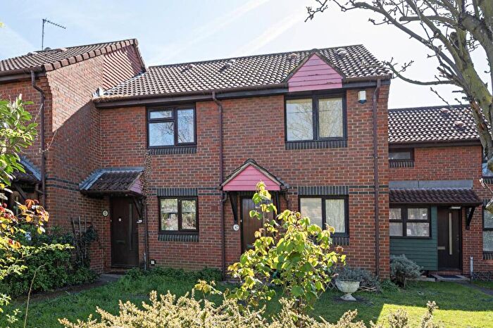 2 Bedroom Terraced House For Sale In Coopers Close, Stepney, London, E1