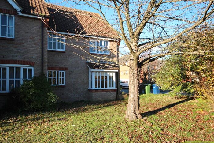 1 Bedroom Terraced House To Rent In Blackthorn, CB4