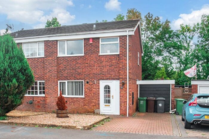 3 Bedroom Semi-Detached House To Rent In Gaydon Close, Redditch, Worcestershire, B98