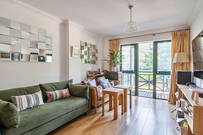 2 Bedroom Flat For Sale In Octavia House, Westminster, London, SW1P