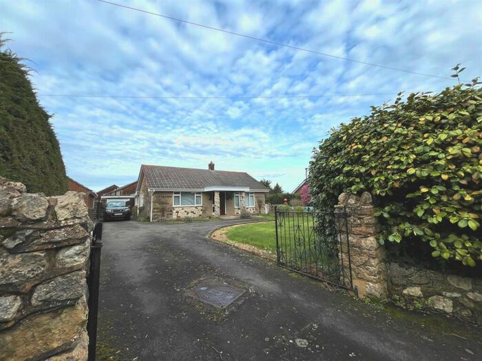 2 Bedroom Detached Bungalow For Sale In Warlands Lane, Shalfleet, Newport, PO30