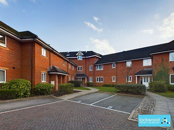 2 Bedroom Flat To Rent In Convent Road, Ashford, TW15