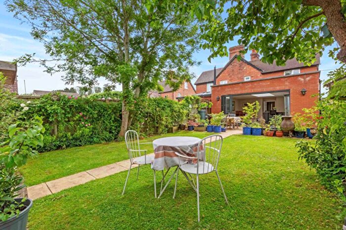 3 Bedroom Semi Detached House For Sale In Thame Road, Longwick, HP27