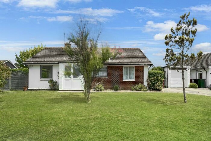 3 Bedroom Detached Bungalow To Rent In Bedroom Detached Bungalow In Chichester, PO19