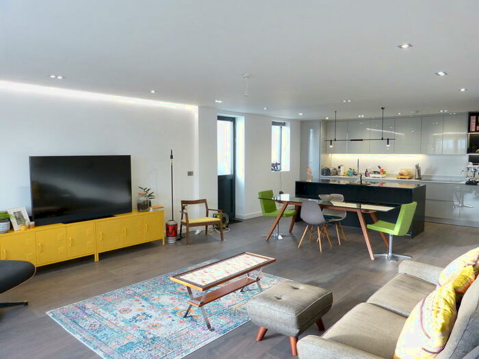 2 Bedroom Apartment To Rent In Sharel Court, The Ridgeway, London, NW11