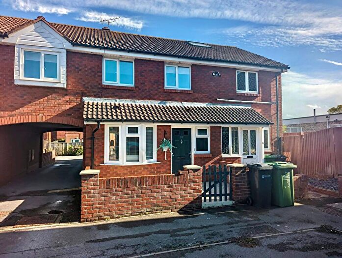 4 Bedroom House To Rent In Merlin Drive, Hilsea, PO3