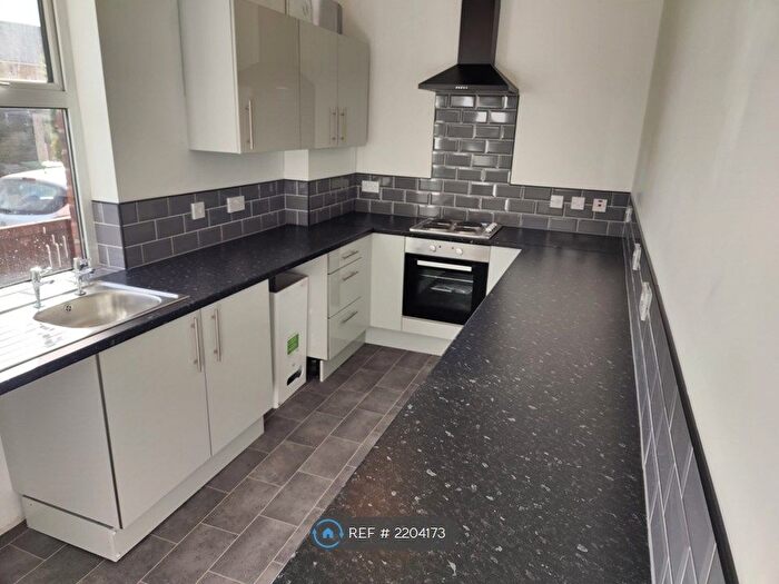 4 Bedroom Terraced House To Rent In Bradford Road, East Ardsley, Wakefield, WF3