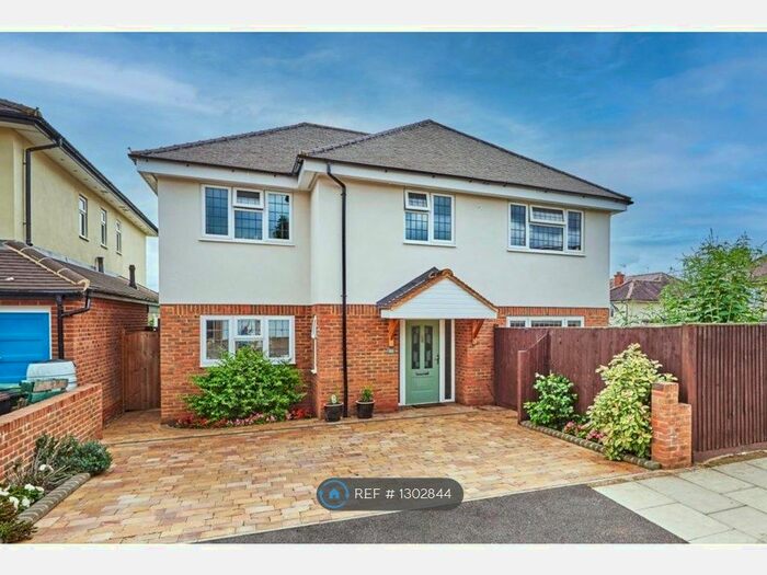 3 Bedroom Detached House To Rent In Queens Crescent, St. Albans, AL4