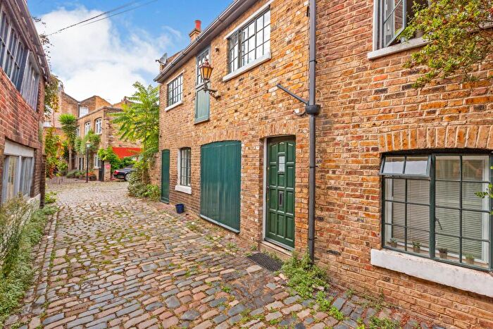 1 Bedroom Flat To Rent In Rheidol Mews, Islington, N1