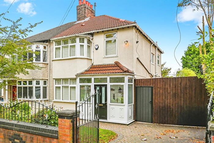 3 Bedroom Semi-Detached House For Sale In Thingwall Road, Liverpool, L15