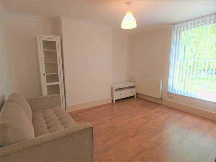 2 Bedroom Flat To Rent In Tower Terrace, Wood Green, N22