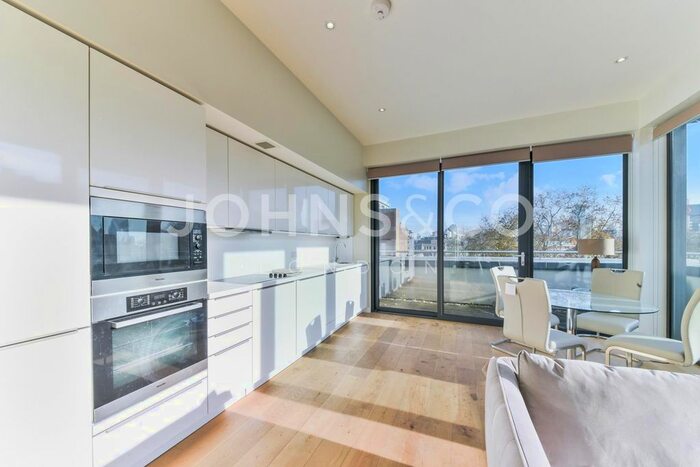 3 Bedroom Flat To Rent In Whetstone Park, Holborn, London, WC2A