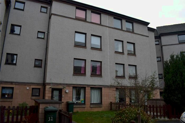 2 Bedroom Flat To Rent In Terrars Croft, St. Leonards, Edinburgh, EH8