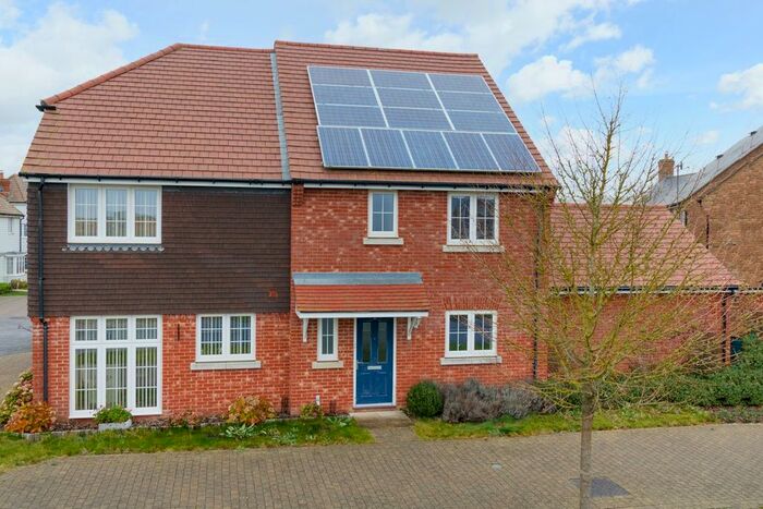 3 Bedroom Semi-Detached House To Rent In Bullfinch Avenue, Finberry, Ashford, TN25