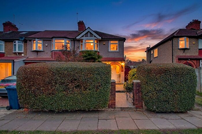 3 Bedroom End Of Terrace House To Rent In Wood End Lane, Northolt, UB5