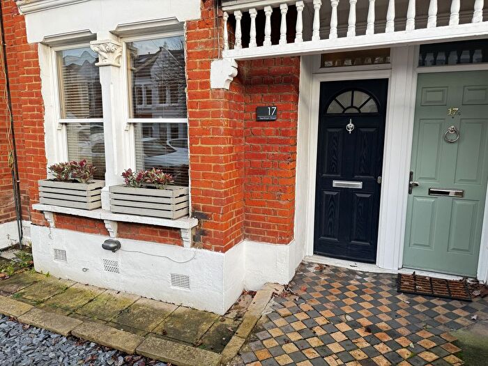 2 Bedroom Flat To Rent In Trentham Street, London, SW18