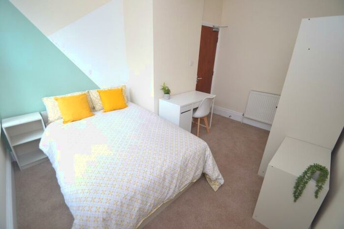 4 Bedroom Flat To Rent In Henry Road, West Bridgford, NG2